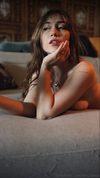 Full leaked Vampirewaifu private photo