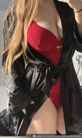 Full leaked Vanexmoto private photo