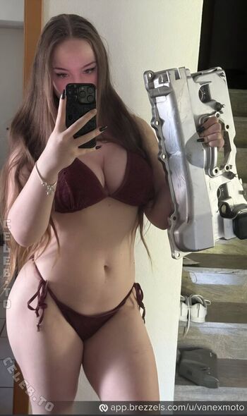 Full leaked Vanexmoto private photo