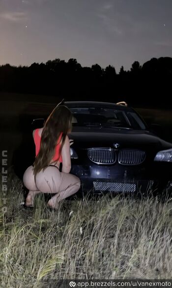 Full leaked Vanexmoto private photo