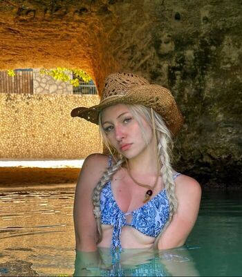 Full leaked Vania velasco private photo