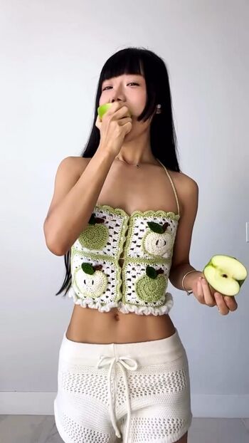 Full leaked Veganbunnyelle private onlyfans photo