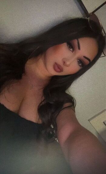Full leaked Velizkira private photo
