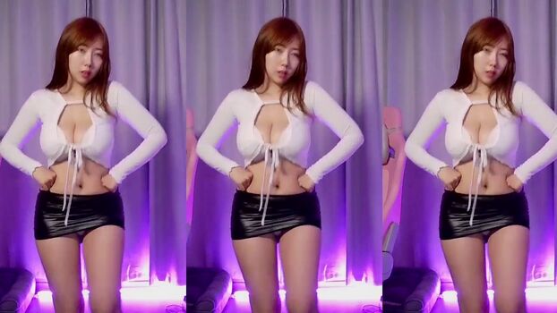 Full leaked Velvet private photo