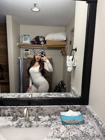 Full leaked Venessasbutt tv private photo