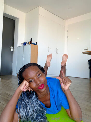 Full leaked Venus nylon private photo