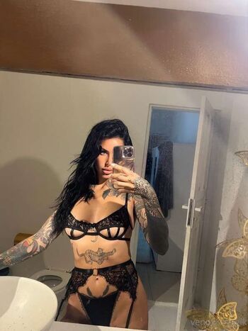 Full leaked Venusandmagik private photo
