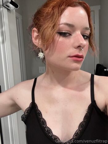 Full leaked Venuzflitrap private photo
