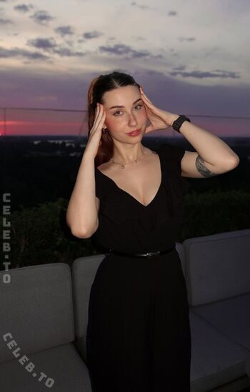 Full leaked Veylarenee private photo