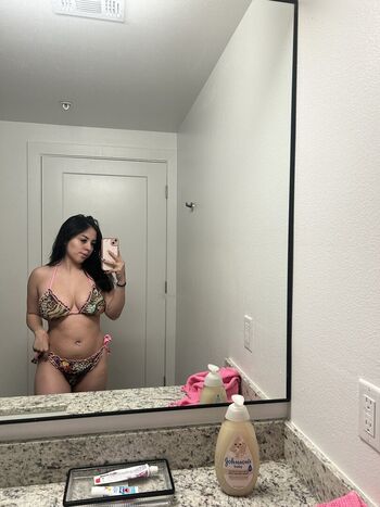 Full leaked Viannneyyyyy private photo