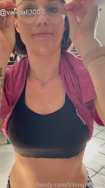 Full leaked Vibingwithval private photo