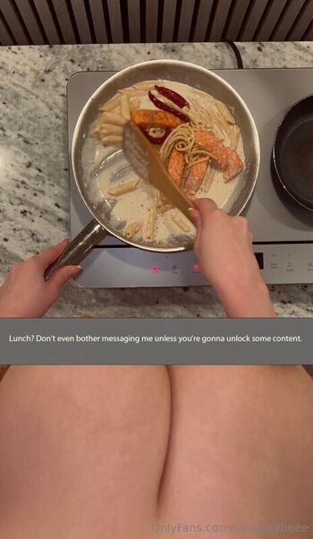 Full leaked Vickibaybeee private photo