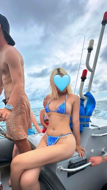 Full leaked Vickie pong page private onlyfans photo