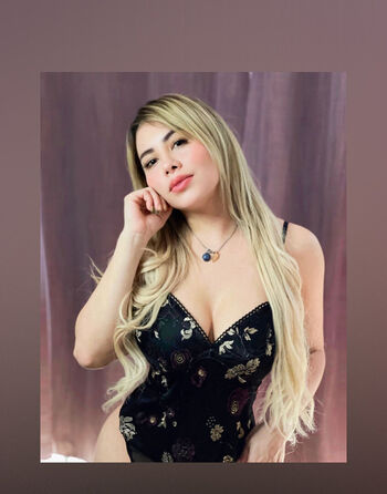 Full leaked Vicky demoore private photo