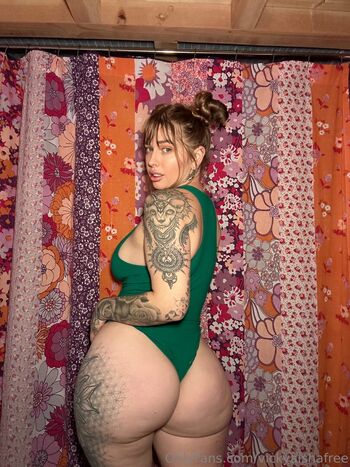 Full leaked Vickyaishafree private photo
