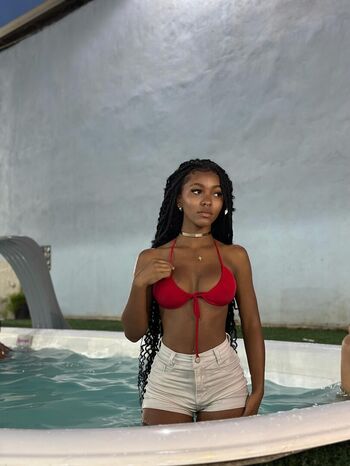 Full leaked Victhauanny private photo