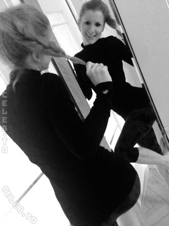 Full leaked Vienna love page private onlyfans photo