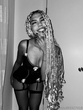 Full leaked Vikadgomez private onlyfans photo