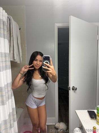 Full leaked Vikkihayes private photo