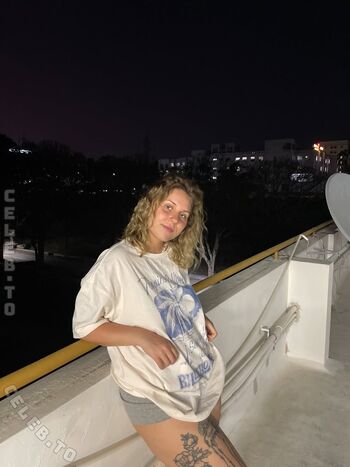 Full leaked Viky kid private onlyfans photo