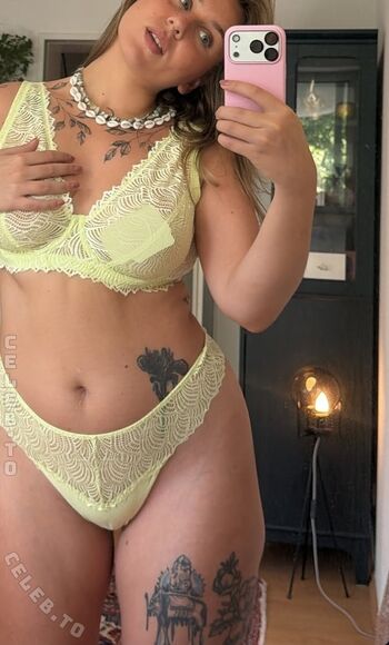 Full leaked Viky kid private photo