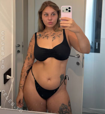 Full leaked Viky kid private photo