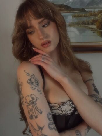 Full leaked Vintageswanmaiden private photo