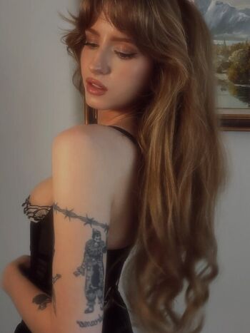 Full leaked Vintageswanmaiden private photo