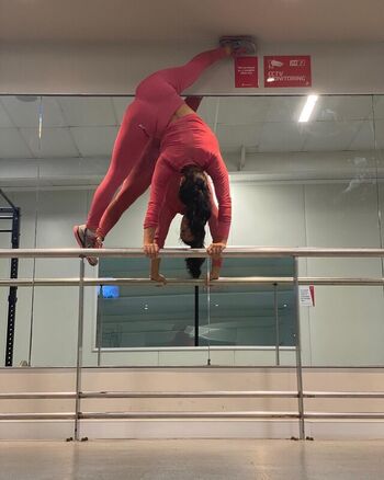 Violeta Dee