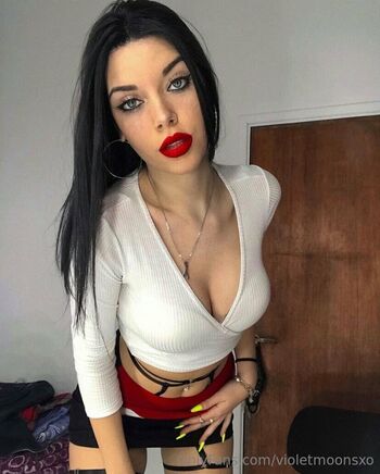 Full leaked Violetmoonsxo private onlyfans photo