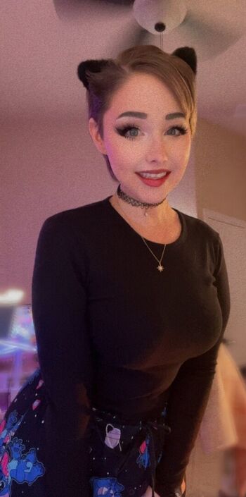 Full leaked Vipeachy private onlyfans photo