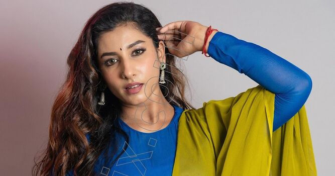 Full leaked Vishnu priya bhimeneni private onlyfans photo