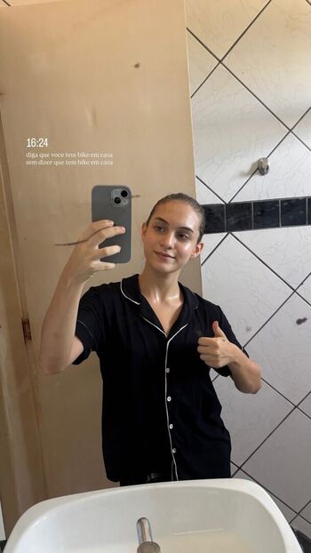 Full leaked Vitoria caliman private photo