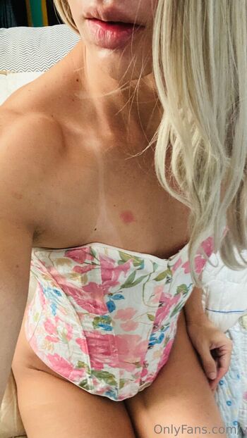 Full leaked Vivi sexydoll private onlyfans photo