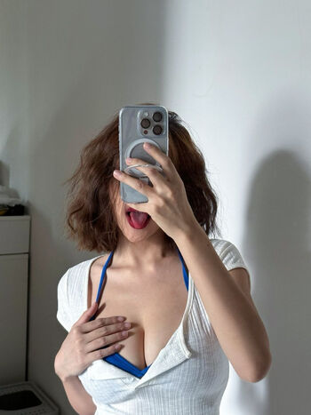 Full leaked Viviannn private photo