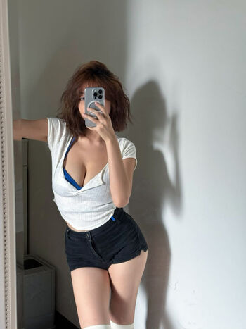 Full leaked Viviannn private photo