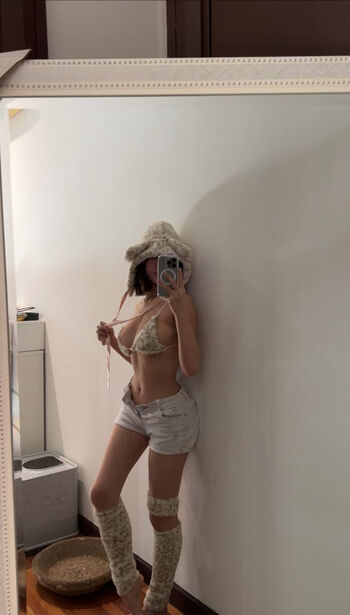 Full leaked Viviannn private photo