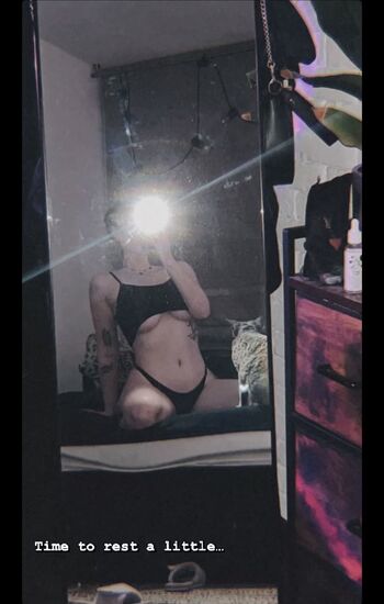 Full leaked Vivickivvv page private photo