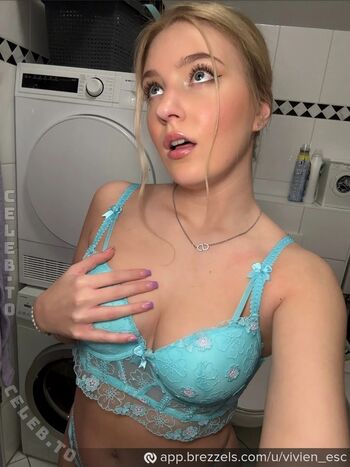 Full leaked Vivien esc page private onlyfans photo