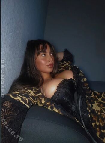 Full leaked Vivien private photo