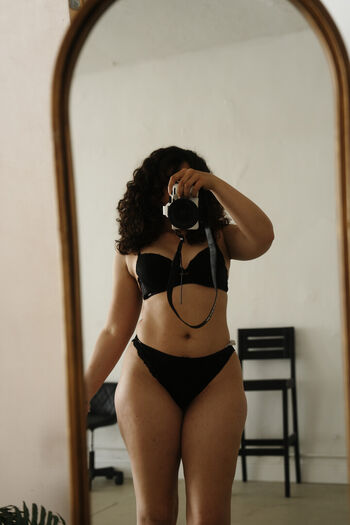 Full leaked Mini stalli/ private onlyfans photo