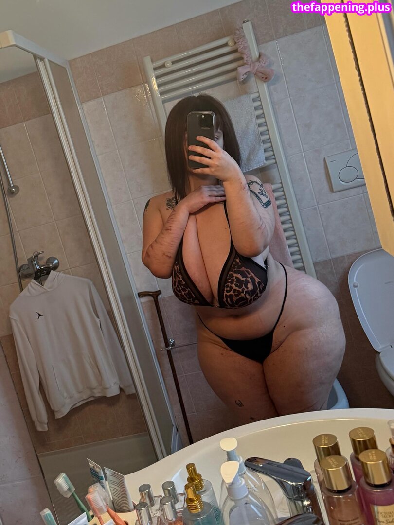 Mxmmytina / VVALENTINABONETALLI Fotografie OnlyFans Dezbrăcată #70