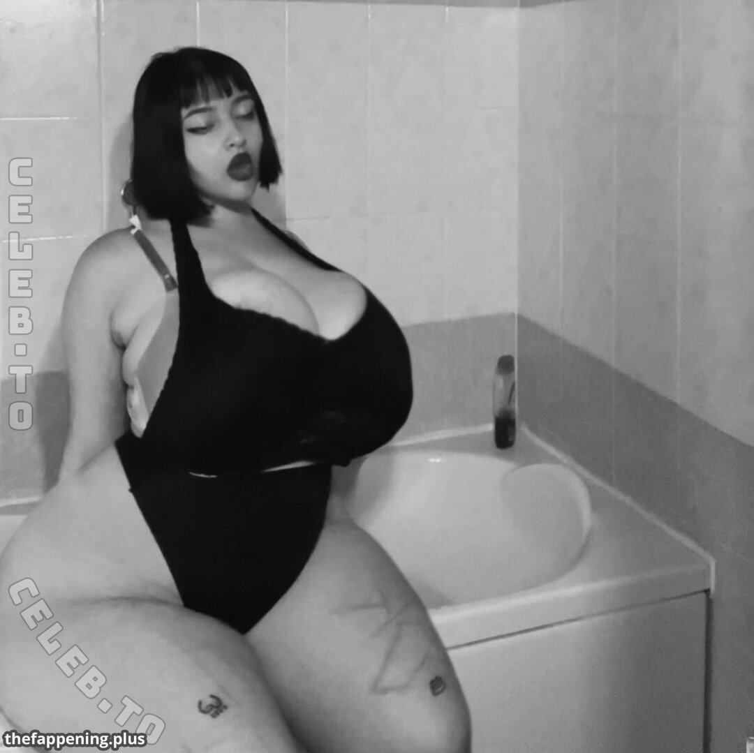 Mxmmytina / VVALENTINABONETALLI 누드 OnlyFans 사진 #84