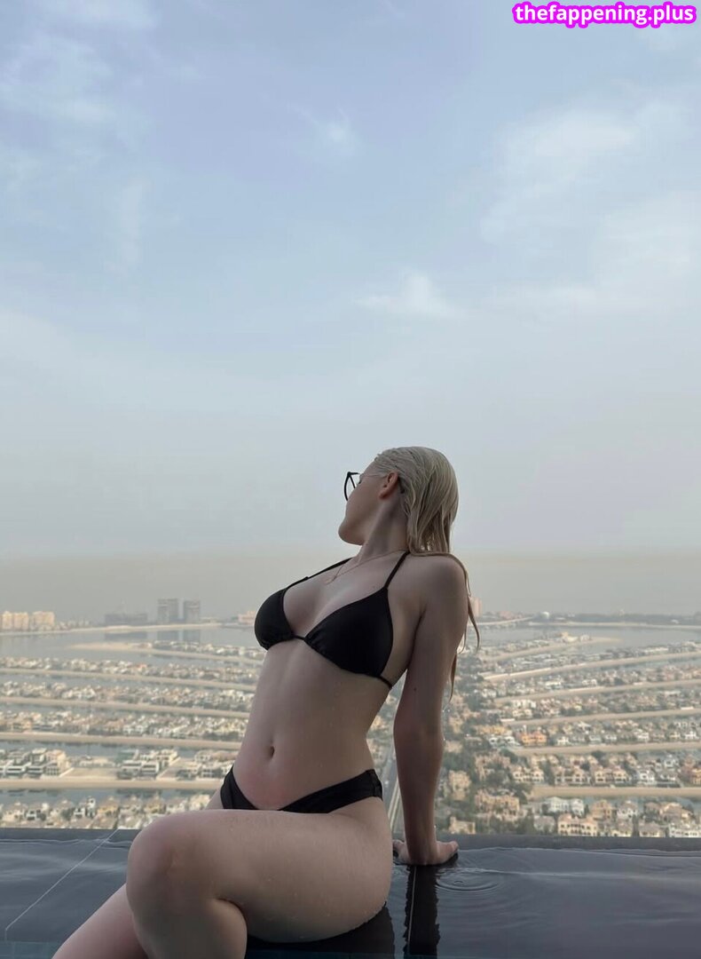 riavvsllxx / vvsllxx / Рия Çıplak OnlyFans Fotoğrafı #5