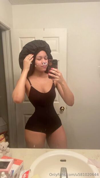 Full leaked Vxmpisariel private photo