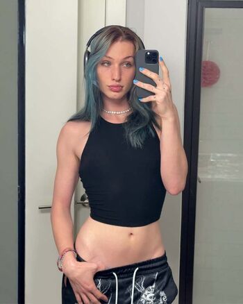 Full leaked Vylyria private onlyfans photo