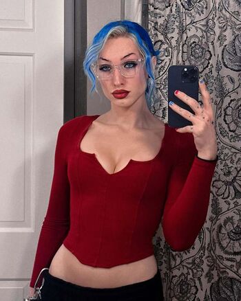 Full leaked Vylyria private onlyfans photo
