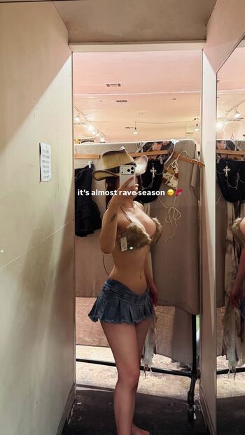 Full leaked Waifuo private onlyfans photo