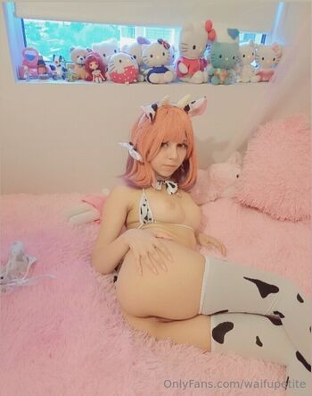 Full leaked Waifupetite private photo