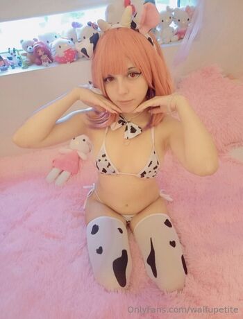 Full leaked Waifupetite private photo